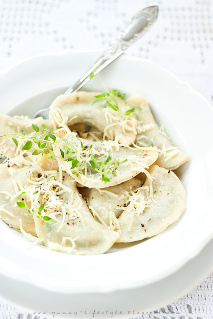Nieziemsko pyszne pierogi ze szpinakiem