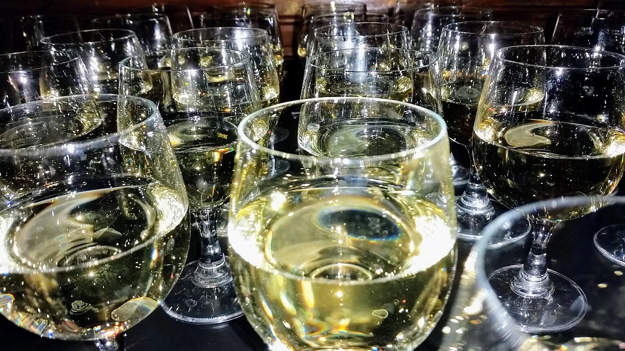 Malowanie przy winie Kraków: Maluj z Malowanie z winem